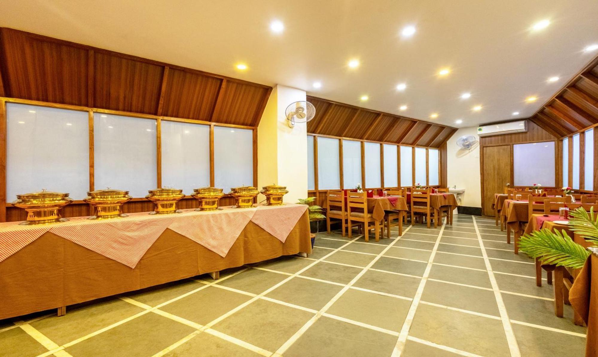 Swagatam Inn, 5 Minutes Walk From Guwahati Railway Station Exterior foto